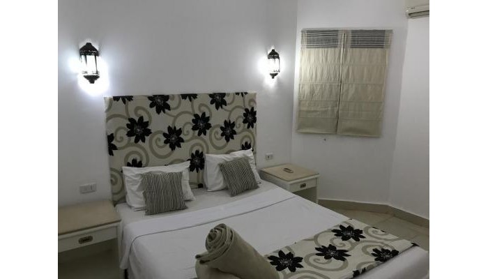 Regency Towers Apartments poza 4