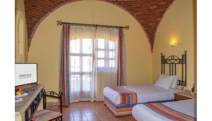 Protels Crystal Beach Resort poza 3