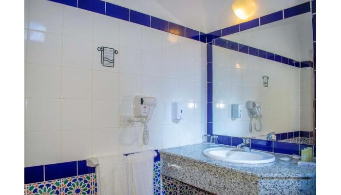 Protels Crystal Beach Resort poza 5