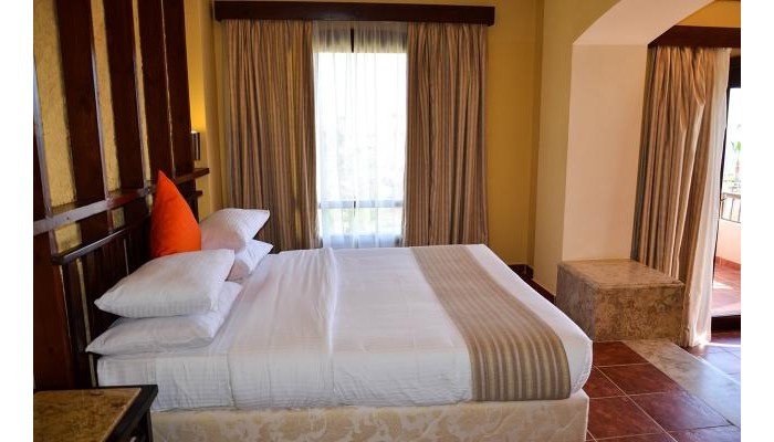 Tamra Beach Resort poza 4