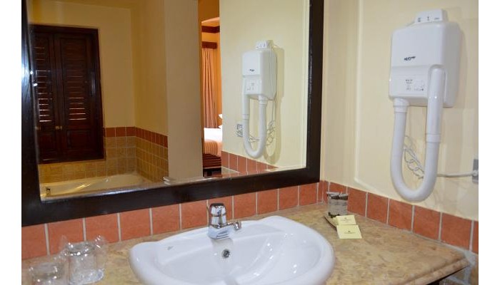 Tamra Beach Resort poza 6