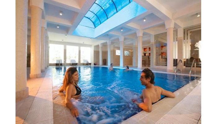 Tamra Beach Resort poza 11