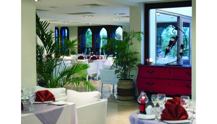 Coral Sea Aqua Club Resort poza 8