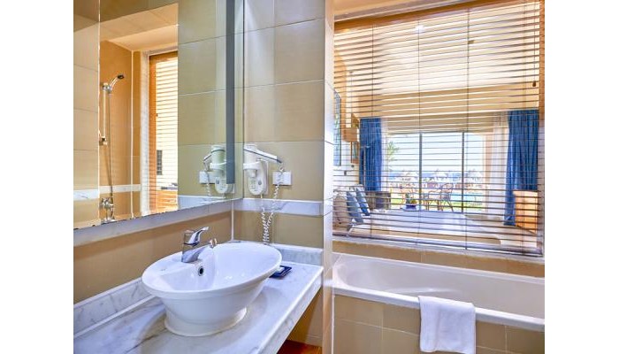 Parrotel Beach Resort poza 14